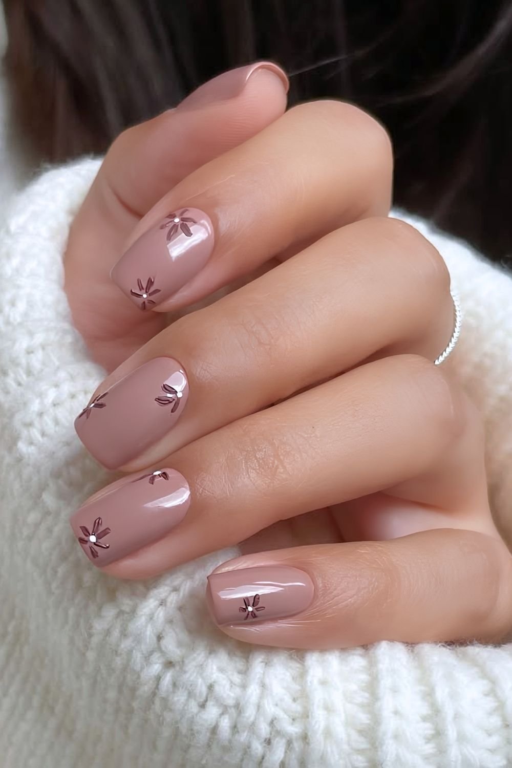 Cappucino brown nails with dark brown flowers