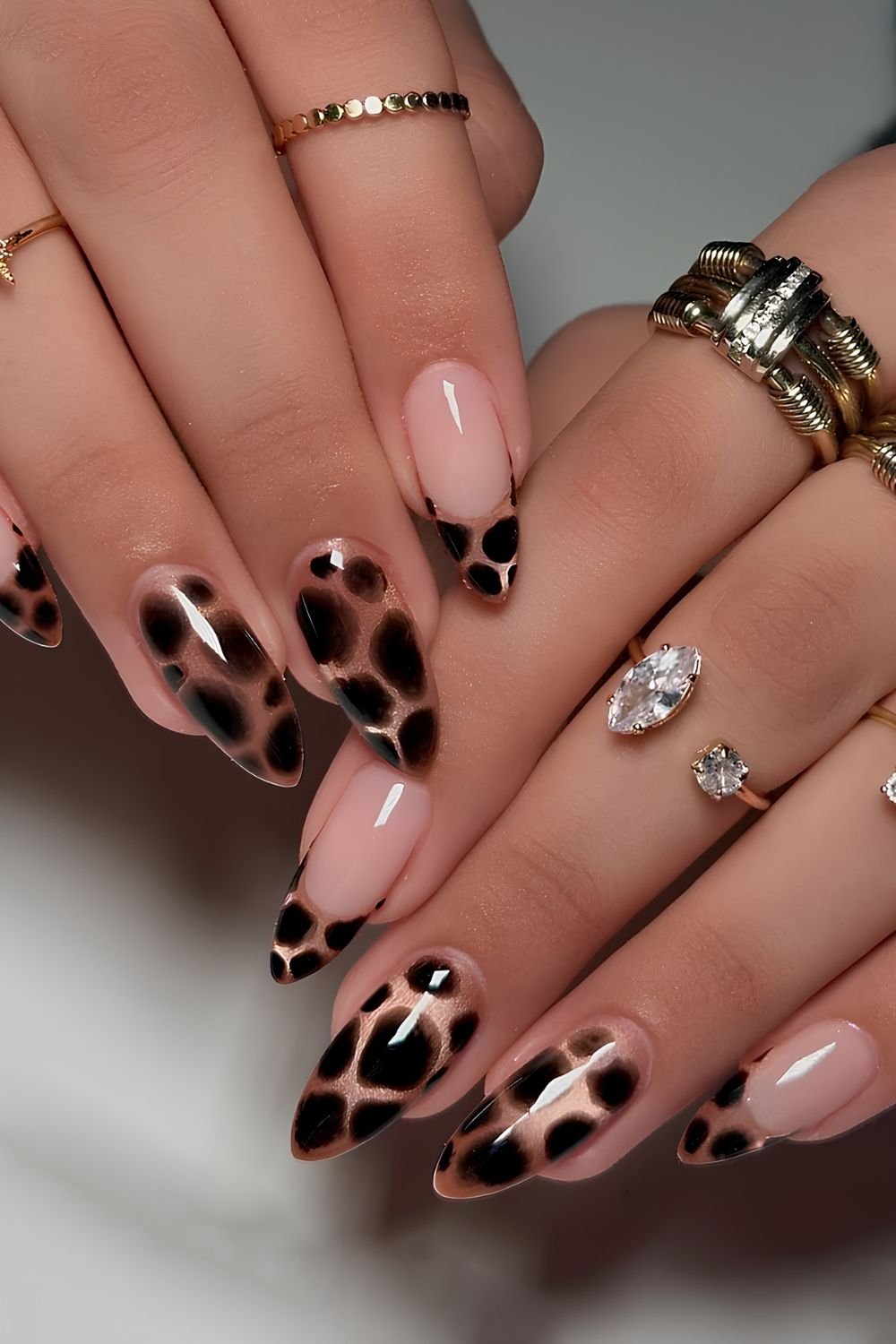 Glassy cat eye nails in Leopard print