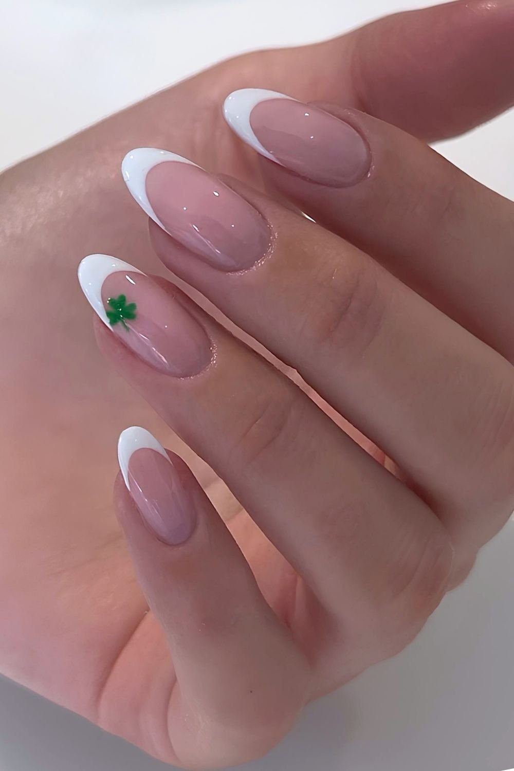 White French tips with clover