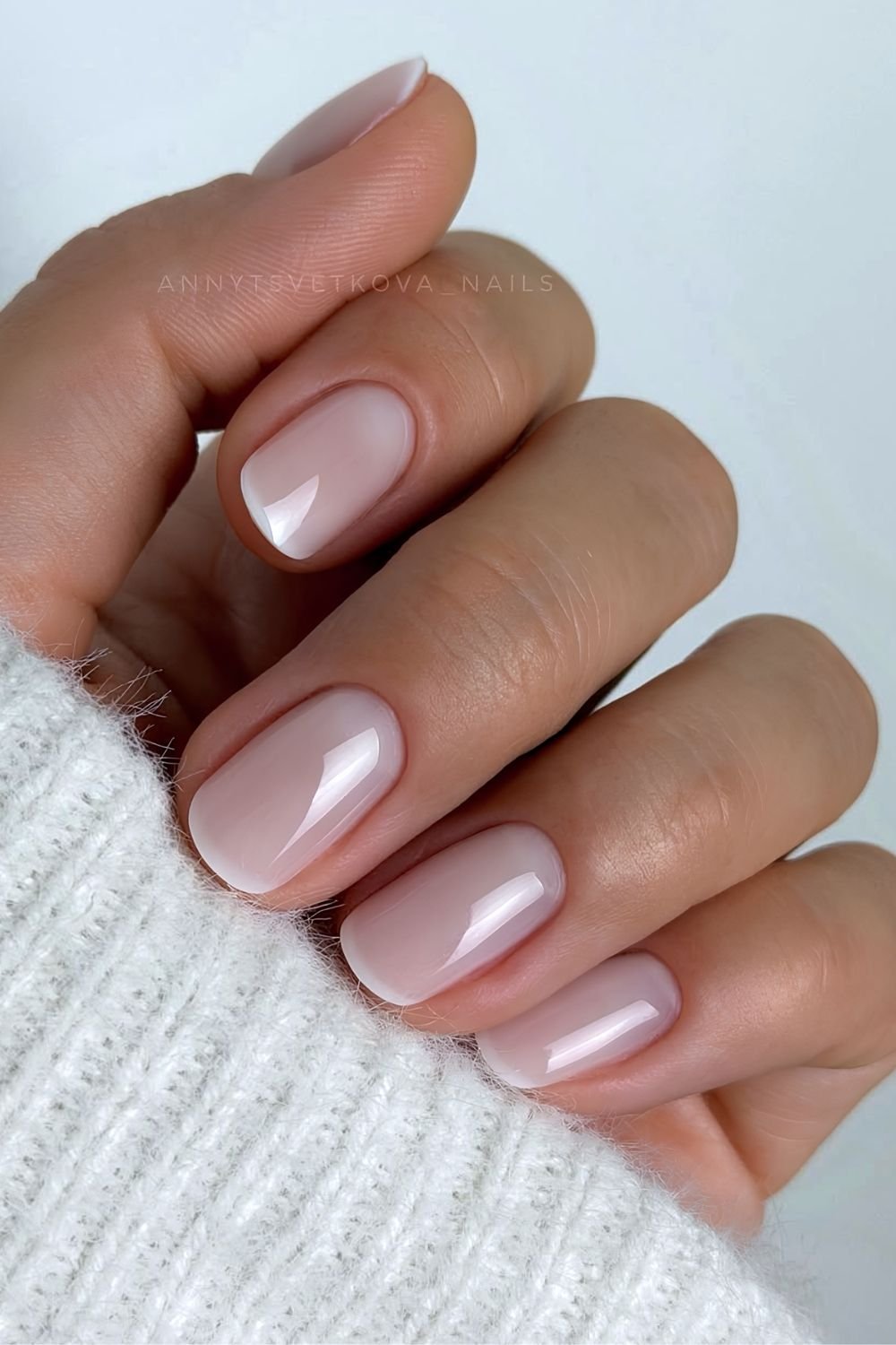 Cloudy micro French tip nails