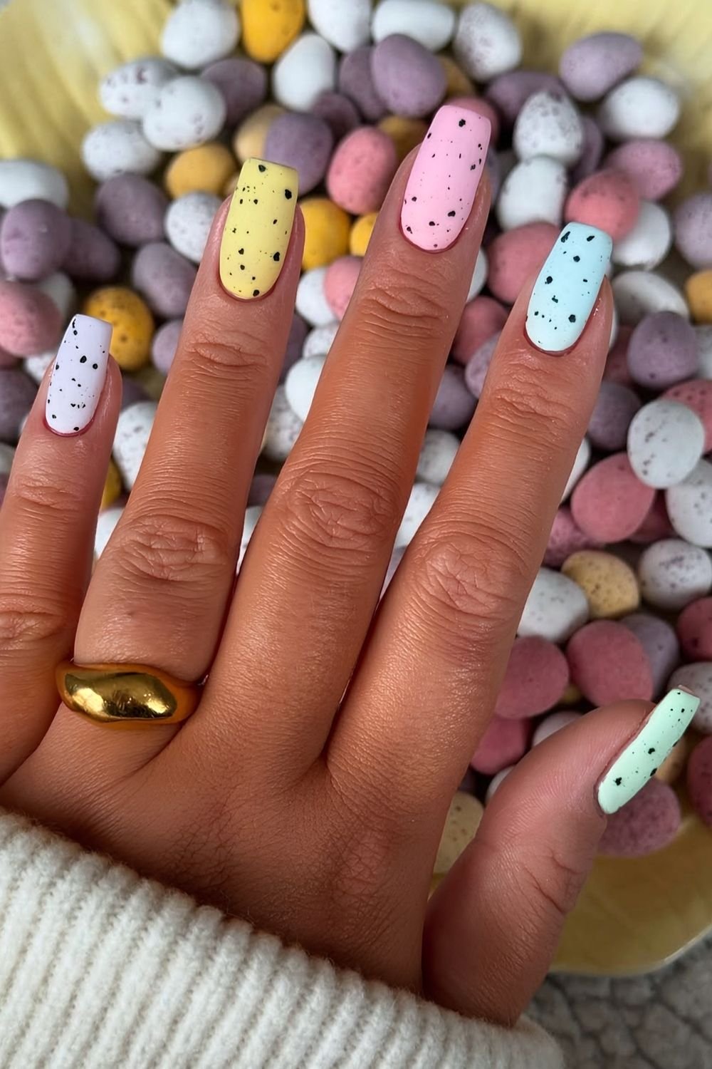 Mini egg square nails
