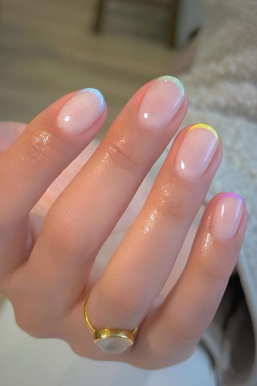 Pastel micro French tips