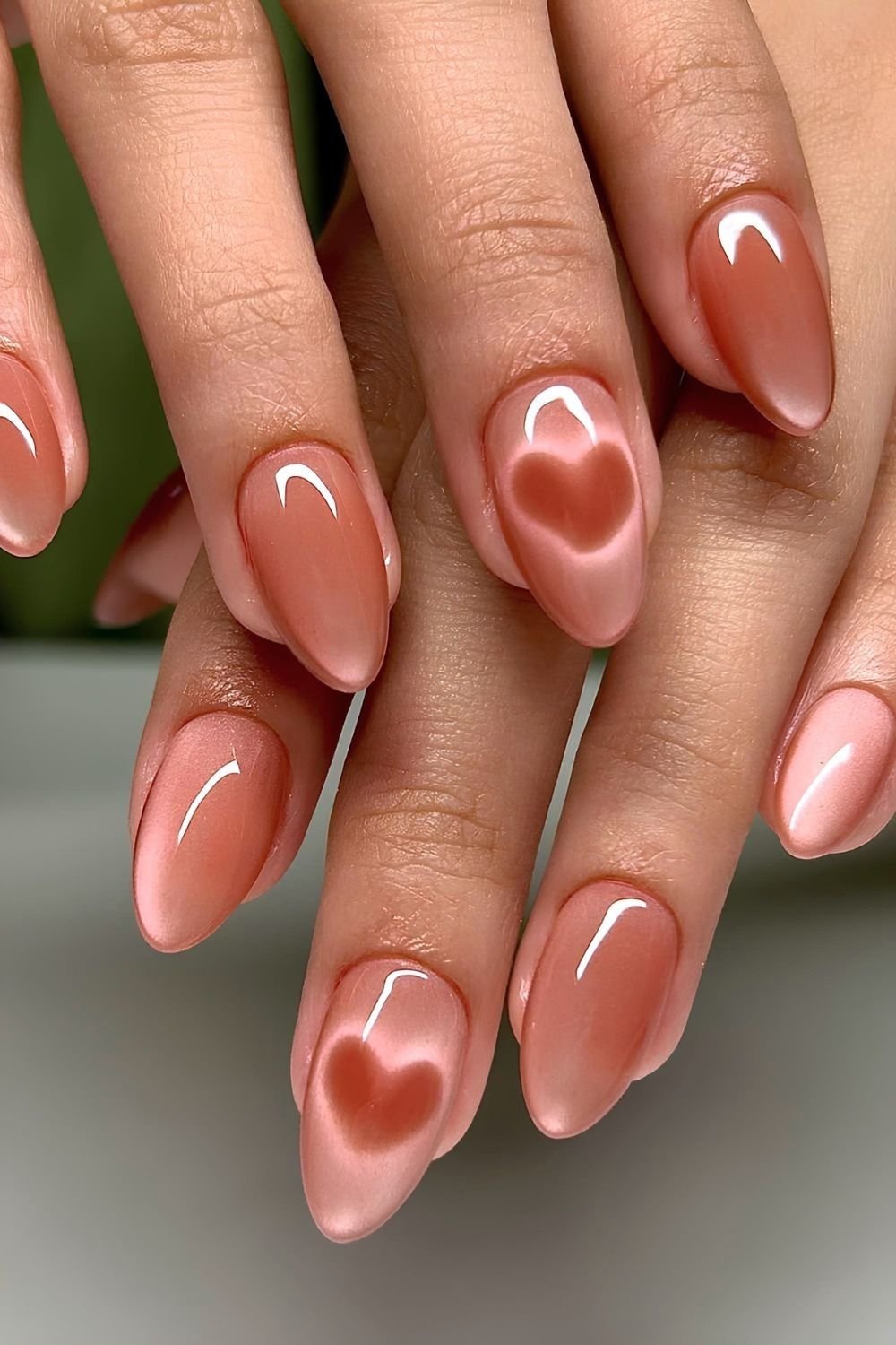 Peach cat-eye nails