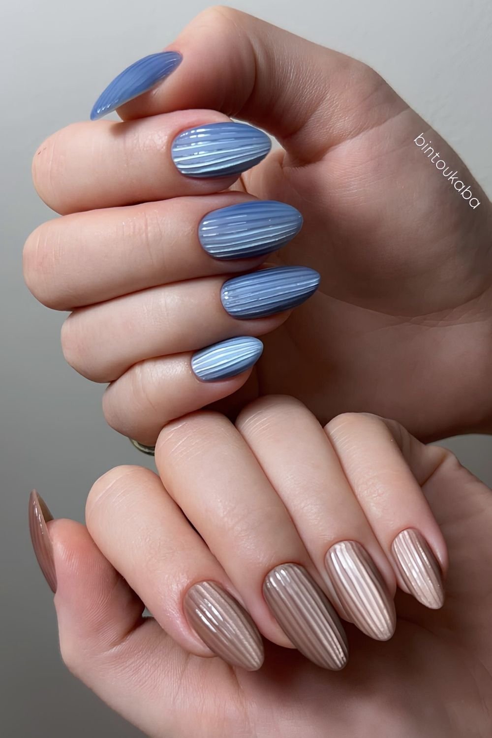 Split color layout ribbed galss nails in blue and brown