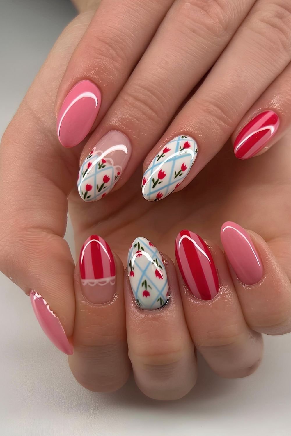 Tulip and striped nails in pink and red