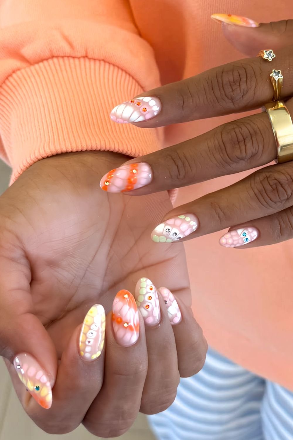 Colorful snake-print blooming gel nails