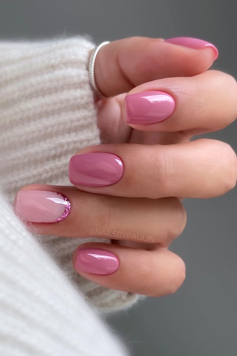 Mauve pink nails with glittery cuff outline