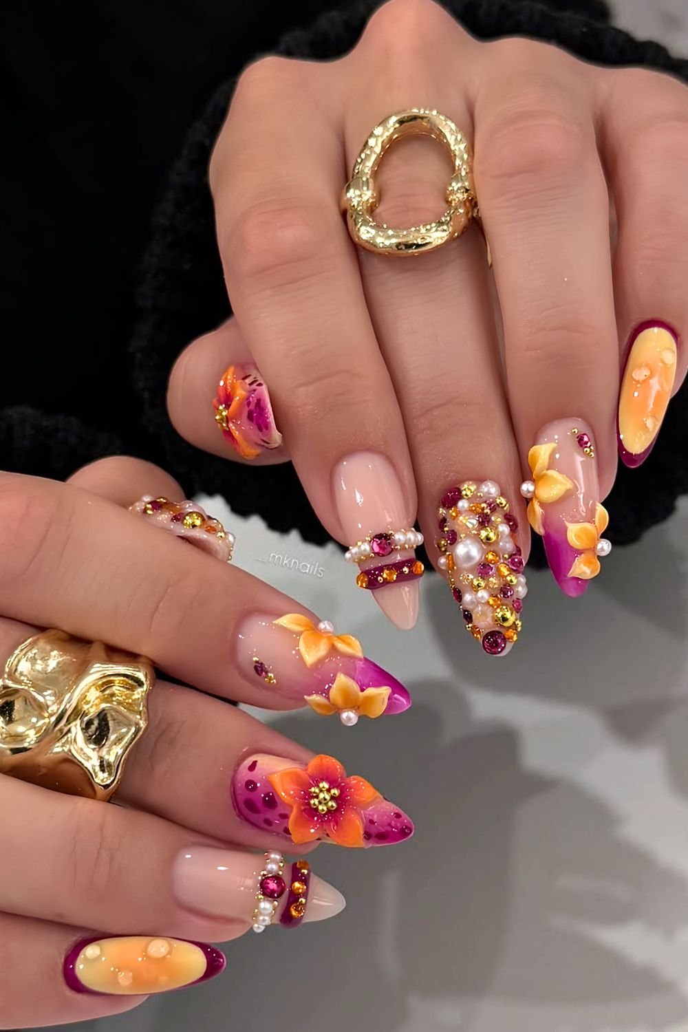Mix and match 3D nails with nail jewlary