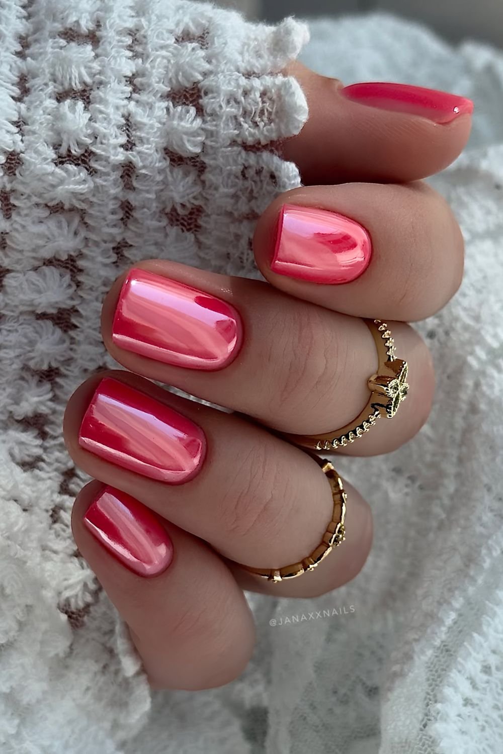 Short raspberry pink chrome nails
